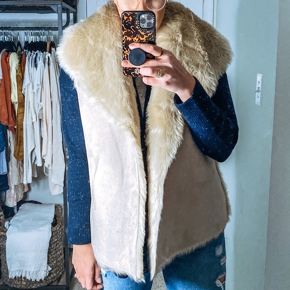 Loft Reversible Faux Fur Shearling Taupe Vest - Picture 2 of 8